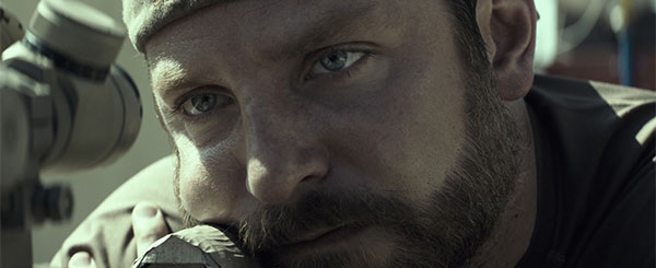 Escena bélica de American Sniper con fotografía de Tom Stern
