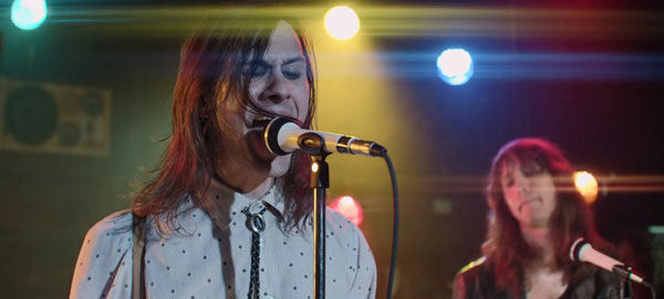 Actuación musical con flares horizontales en Mindhunter