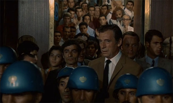 Fotografía de Raoul Coutard en Z (1969)
