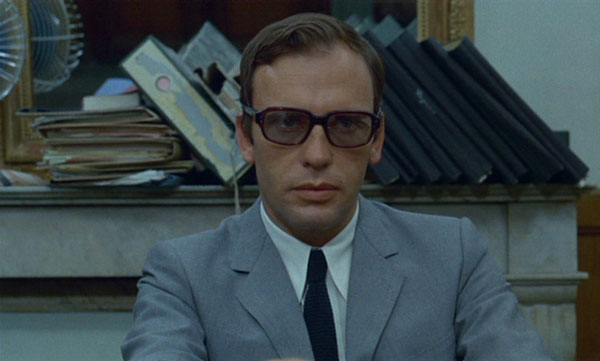 Iluminación suave y cenital de Raoul Coutard en Z