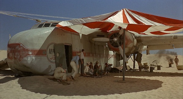 Fotografía de Joseph Biroc en The Flight of the Phoenix