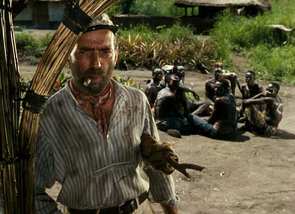 Humphrey Bogart en una aldea africana en The African Queen