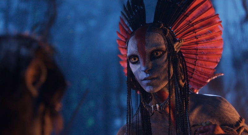 Fotograma de Avatar Fire and Ash con profundidad estereoscópica y diseño visual de Pandora
