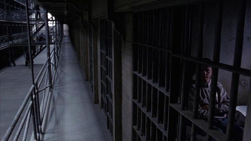 Vista general de la prisión en The Shawshank Redemption (Cadena Perpetua), fotografiada por Roger Deakins