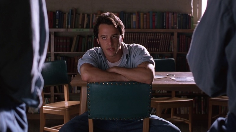 Escena de la azotea en The Shawshank Redemption con la luz dorada fotografiada por Roger Deakins