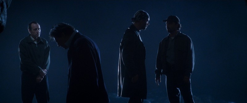 The Usual Suspects exterior noche del barco con fotografía azulada de Newton Thomas Sigel en Super 35