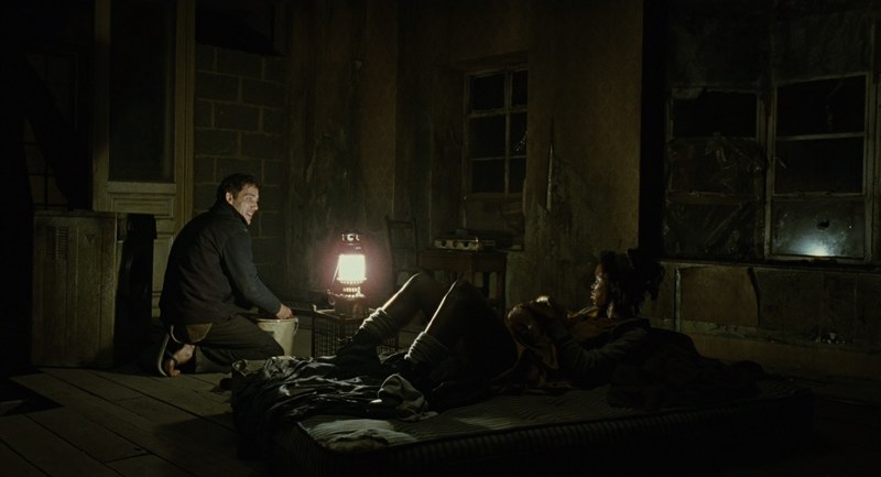Children of Men secuencia del nacimiento del bebé iluminada con una fuente integrada por Emmanuel Lubezki