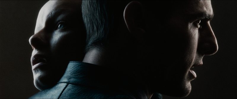 Minority Report, fotografiada por Janusz Kaminski, como ejemplo de imagen desaturada y de alto contraste asociada a procesos de retención de plata