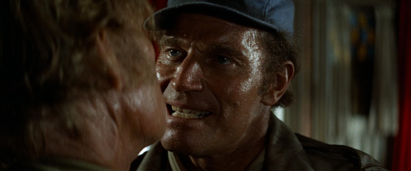 Soylent Green (1973), primer plano de Charlton Heston con iluminación contrastada de Richard H. Kline