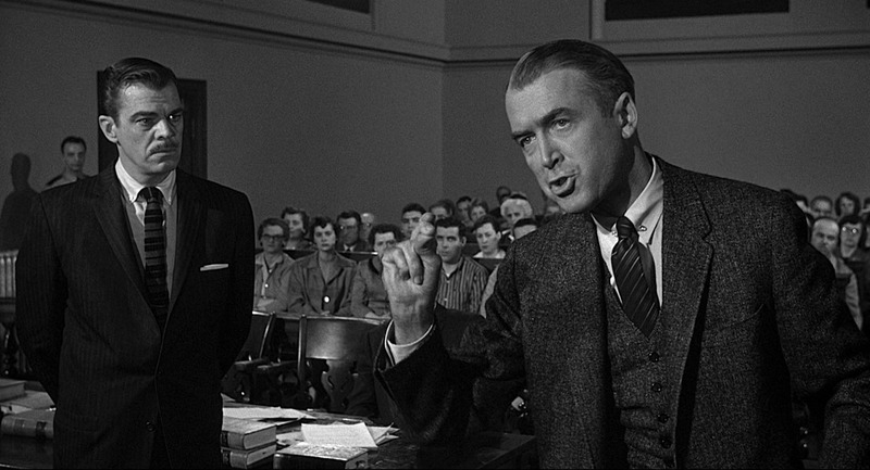 Anatomy of a Murder (1959), puesta en escena de Otto Preminger en el juzgado real de Marquette con fotografía de Sam Leavitt
